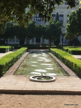 beautiful fountain ala Alhambra